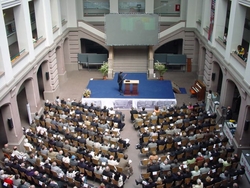 Lichthof der HAWK in Holzminden - hier im Mai 2006